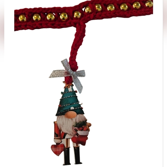 Hand Crafted Gold Beaded Garland Red Crochet Handmade Holiday Gnome decor 6-Feet - Picture 14 of 17